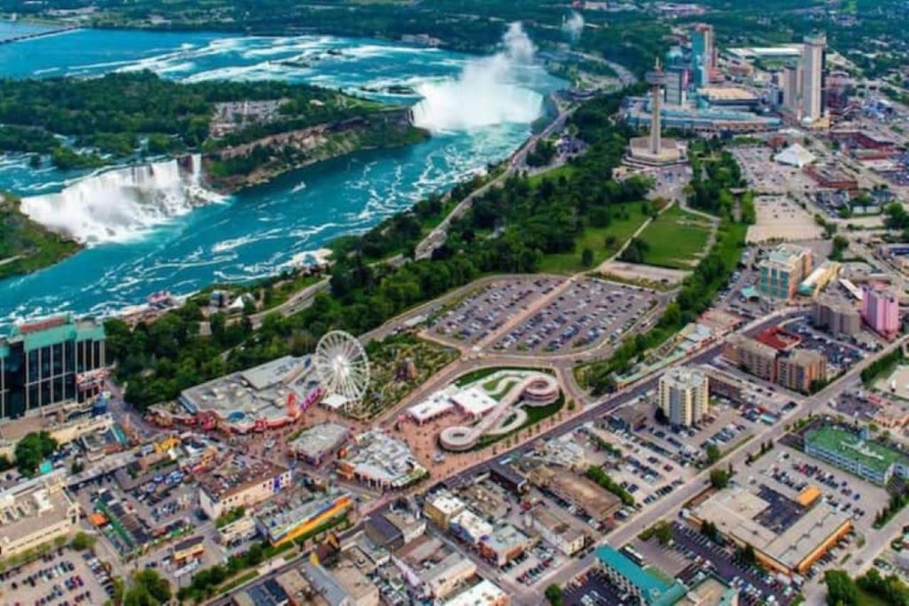 Stylish Townhome Gem With Several Amenities Just Minutes To The Falls Niagara Falls Esterno foto